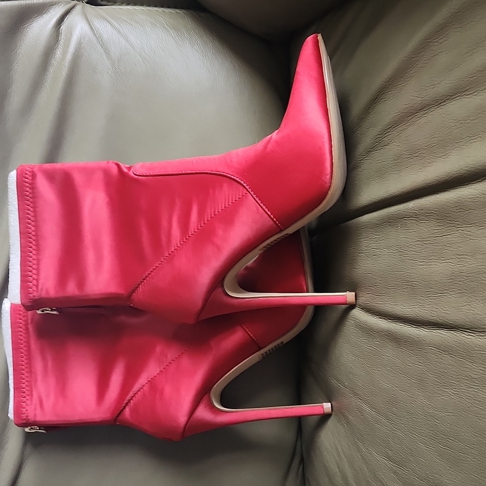 Hot red boots! 6.5